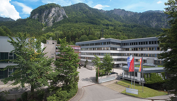 Firmengebäude von DORST Technologies in Kochel am See