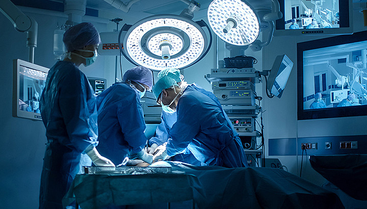 Doctors operating in the operating room